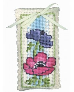 Kit broderie. Sachet lavande. Anémones. Textile Heritage Collection. 111510