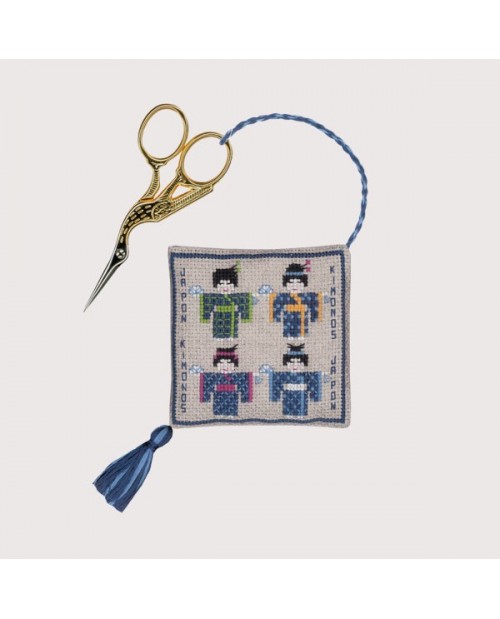 Porte-ciseaux Japonaises: coussin brodé attaché au paire de ciseaux. Kit point de croix Le Bonheur des Dames 3360