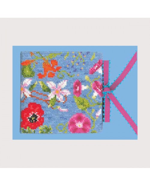 Blue Needle Case embroidered by cross stitch. Motif: flowers. Le Bonheur des Dames 3455
