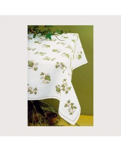 Ivy tablecloth on checkered fabric: aida and even-weave 100% coton. Measures 180 x 180 cm. Le Bonheur des Dames 6012