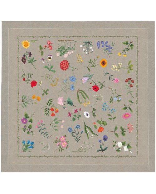 Flower tablecloth to stitch and to paint. Kit by Le Bonheur des Dames 6104