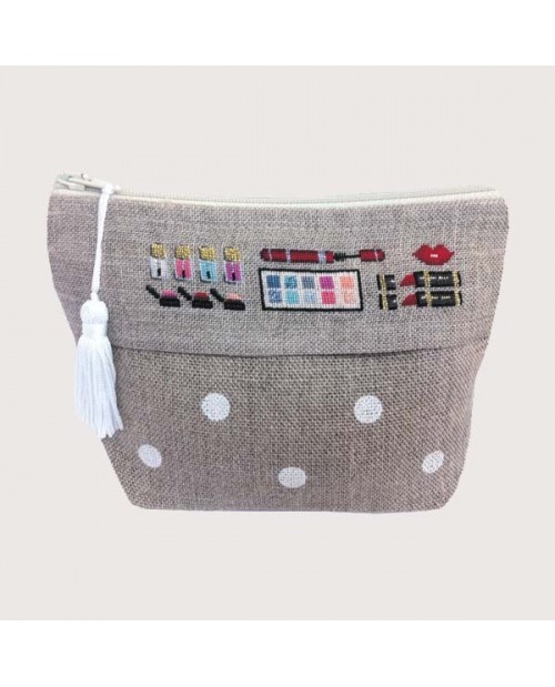 Trousse en étamine de lin à broder au petit point. Motif: accessoires maquillage. Le Bonheur des Dames 9015 Trousse en étamine de lin à broder au petit point. Motif: accessoires maquillage. Le Bonheur des Dames 9015