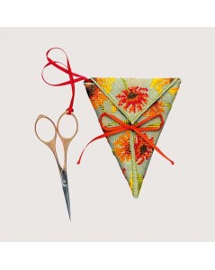 Triangular scissor keep Helenum. Counted cross stitch kit on even-weave linen. 3368 Le Bonheur des Dames