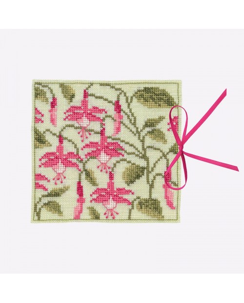 Étui à aiguilles Fuchsias. Kit broderie point de croix. Référence 3472. Le Bonheur des Dames