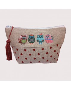 Trousse à broder au petit point, point compté. Chouettes Noël. Création de Cécile Vessière pour Le Bonheur des Dames.