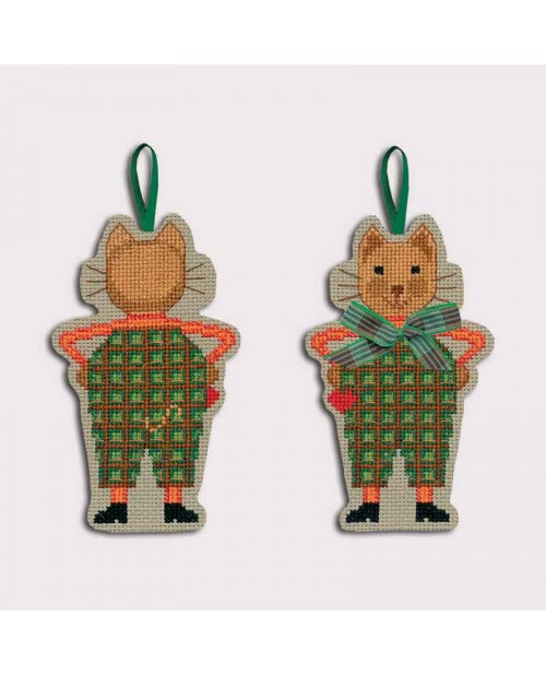 Suspension décorative à broder. Chat en salopette en tartan vert pomme. Référence 2638. Le Bonheur des Dames