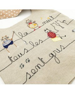 Motive cats and mice. Printed design. Traditional embroidery. Handbag already sewn, to stitch. 2910_M