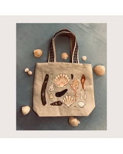 Linen cabas bag, sewn and painted by hand. Motive: seashells. Le Bonheur des Dames SPEL1