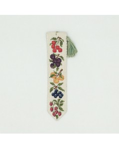 Fruits. Bookmark stitched on cotton Aïda fabric 7 pts/cm. Embroidery kit by Le Bonheur des Dames 4545.
