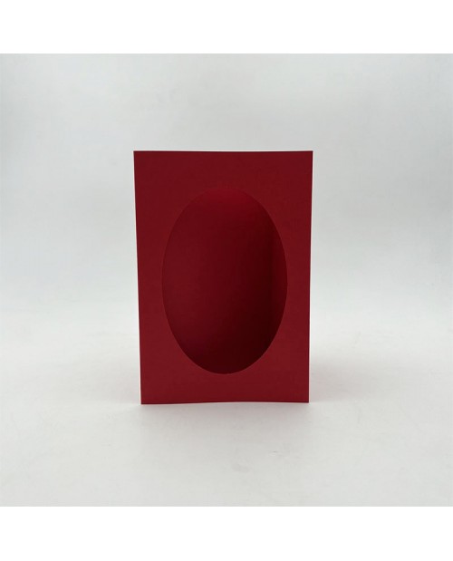 5 cartes - trois volets en carton rouge, volet du milieu passe-partout, ouverture ovale.