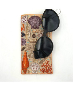Embroidered spectacle case - seashells. Presented with a pair of sunglasses. Item n° 3242 Le Bonheur des Dames