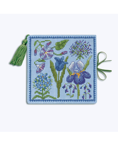 Etui à aiguilles brodé au point de croix sur lin bleu ciel. Fleurs bleues, mauves. Le Bonheur des Dames 3483 Etui à aiguilles brodé au point de croix sur lin bleu ciel. Fleurs bleues, mauves. Le Bonheur des Dames 3483