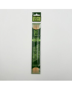 Aiguilles à tricoter en bambou takumi par Clover. Longueur - 20 cm, taille - 5 mm